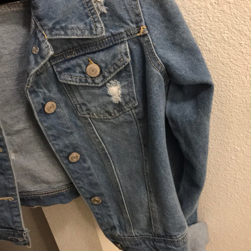 Distressed Jean jacket - Picture 5 of 5